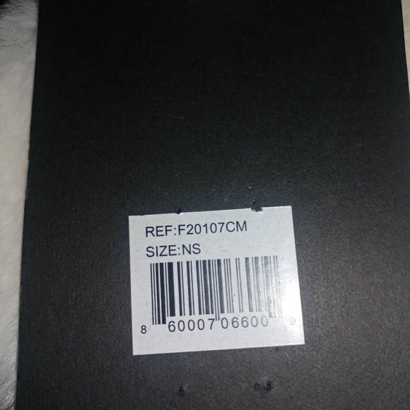 APPARIS: Ivory/Cream Pluche Babmi Scarf - NWT - Picture 10 of 10